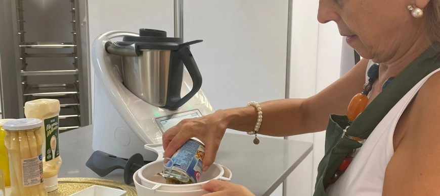 Crema de esparragos y berberechos